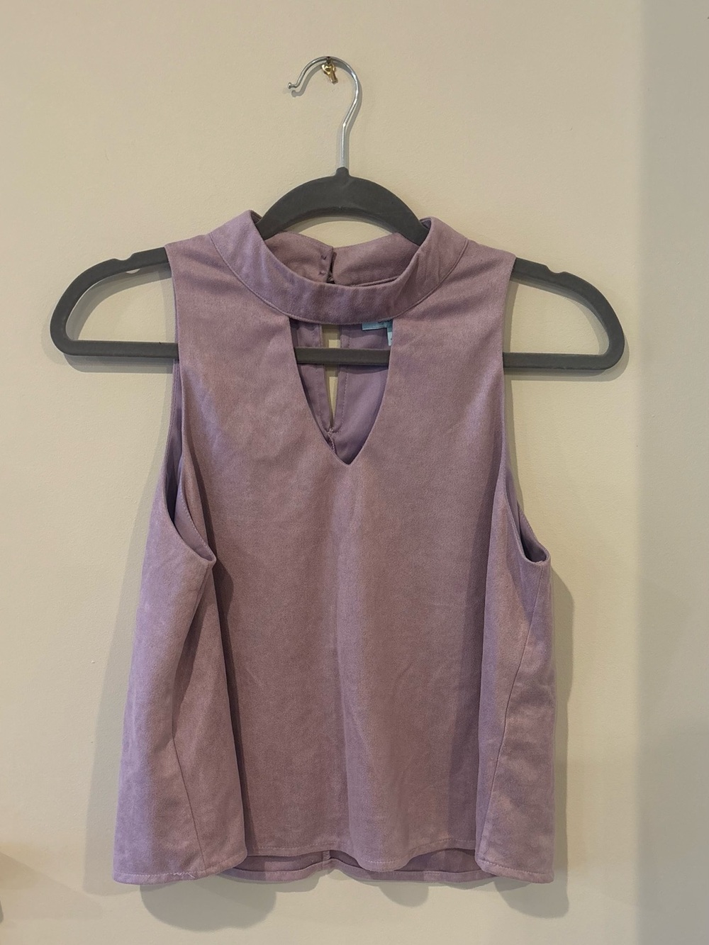 She + Sky Lavender Mock Neck Sleeveless Keyhole Camisole